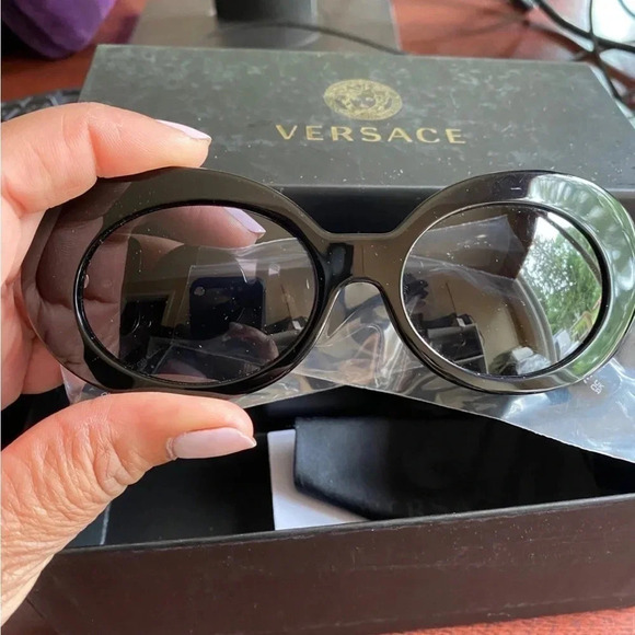 NEW - Versace Medusa Sunglasses NEW - Picture 2 of 14